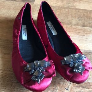 Simply Vera red flats NWOT